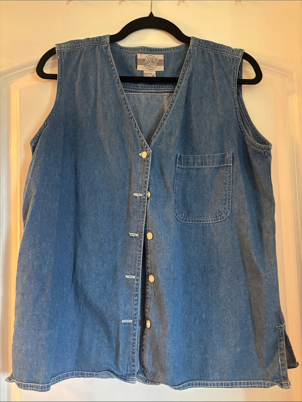 100% Cotton Vintage Sleeveless Denim Button-Front Vest in Medium Blue